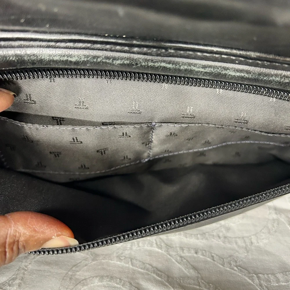Tumi Black Leather Laptop Shoulder Briefcase.